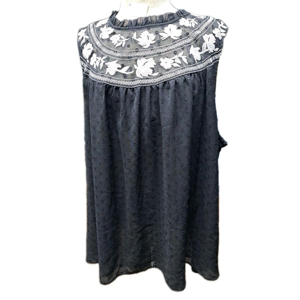 NWT Torrid 4 Black Sheer Blouse Womens 4X Mixed Media Embroidered Top Swiss Dots